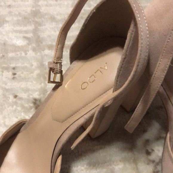 Aldo ankle strap heels. - Picture 3 of 7